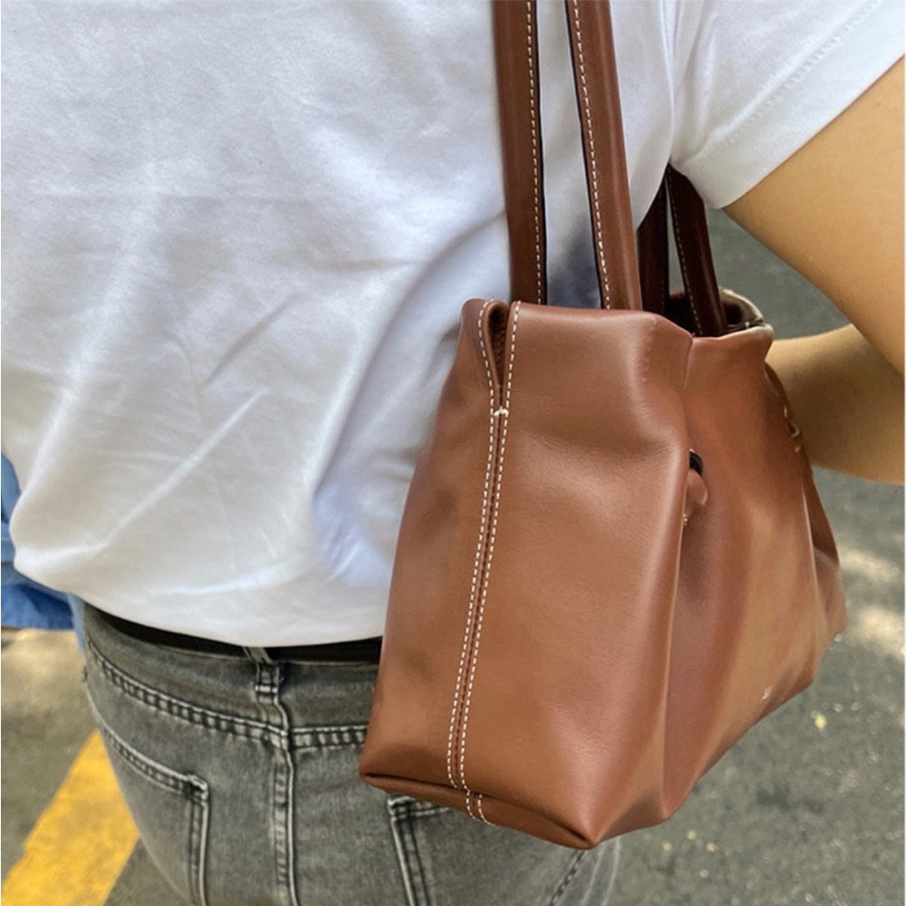 SOLD NWT Brown Shoulder Bag with Knot Design - Picture 4 of 10